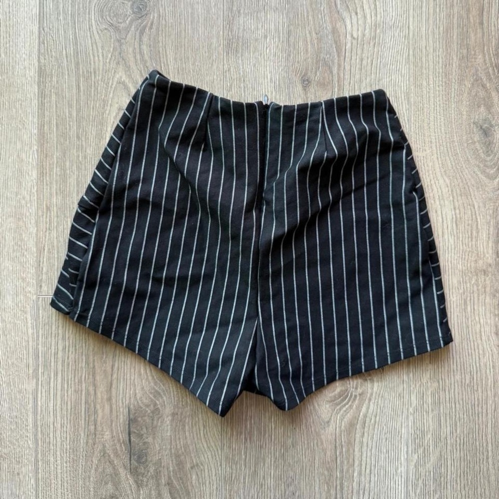Lulus Black Pinstripe Skort Wrap Front Mini Skirt Shorts Size S - Picture 4 of 4